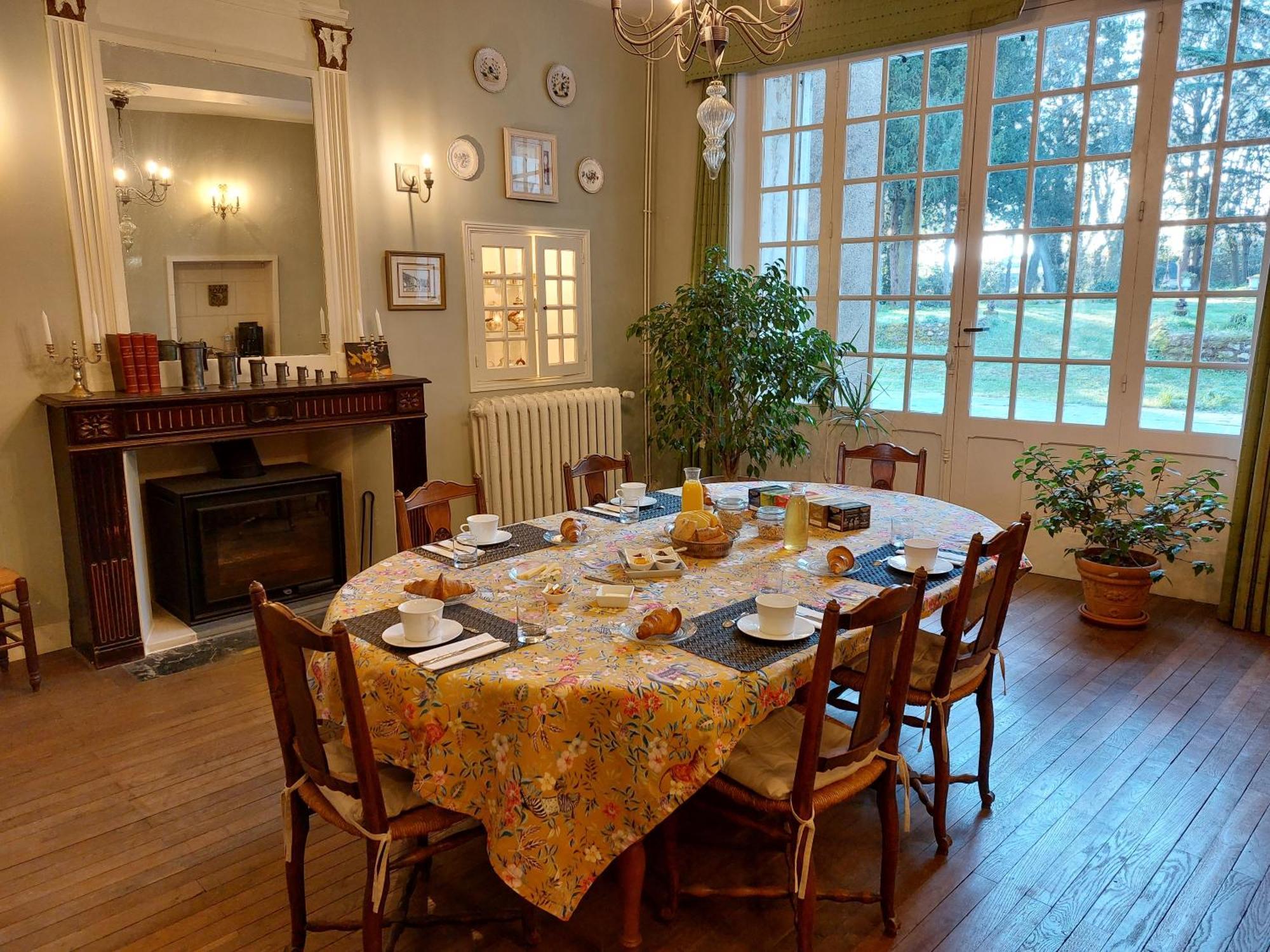 Manoir Du Bellay Bed and Breakfast Montreuil-Bellay Exteriör bild
